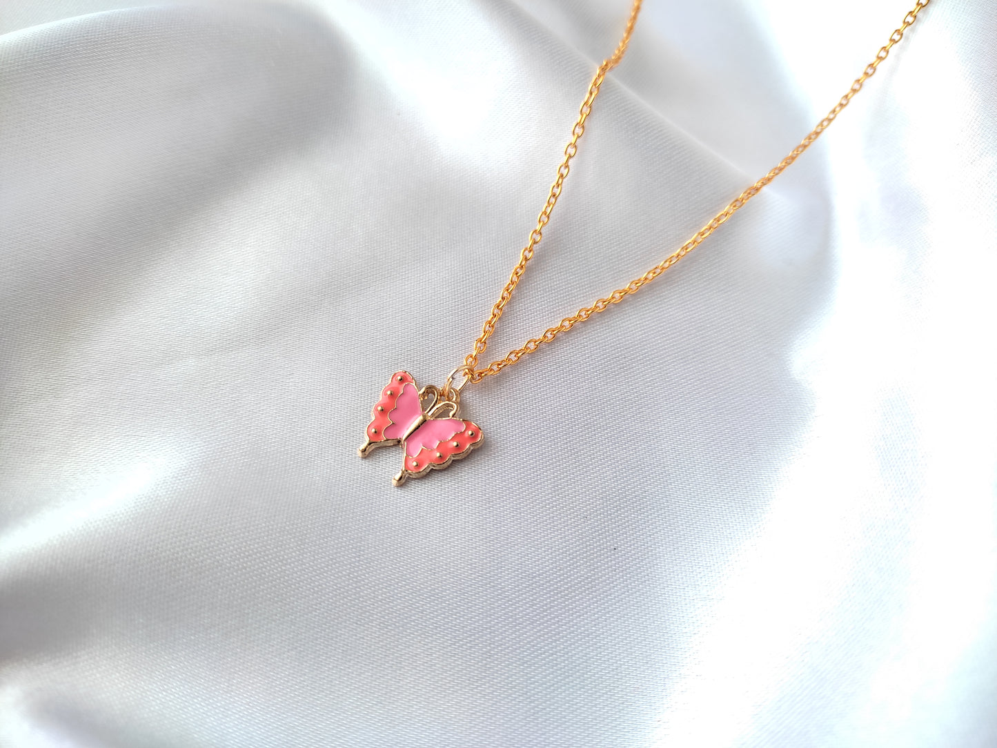 Beautiful butterfly pendant necklace for women/girls