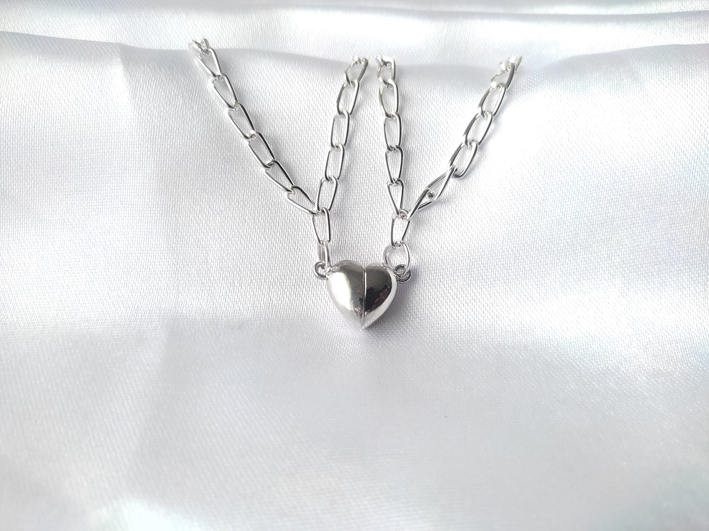 Beautiful heart magnetic bracelet combo chain bracelet for couples/ friends