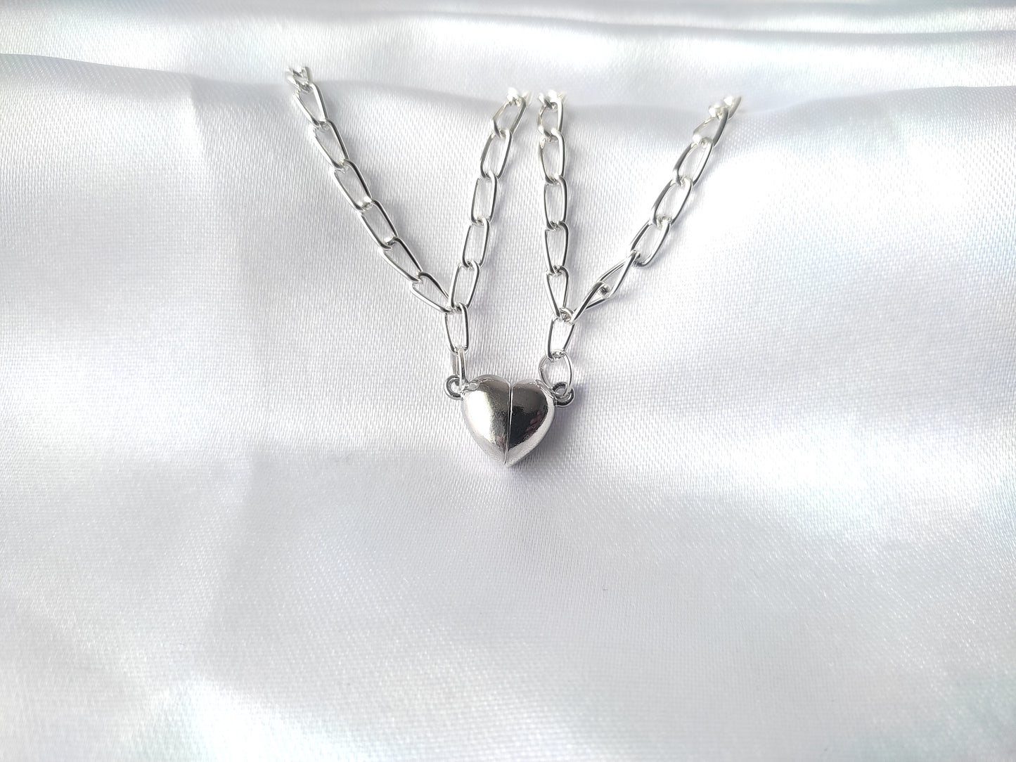Beautiful heart magnetic bracelet combo chain bracelet for couples/ friends