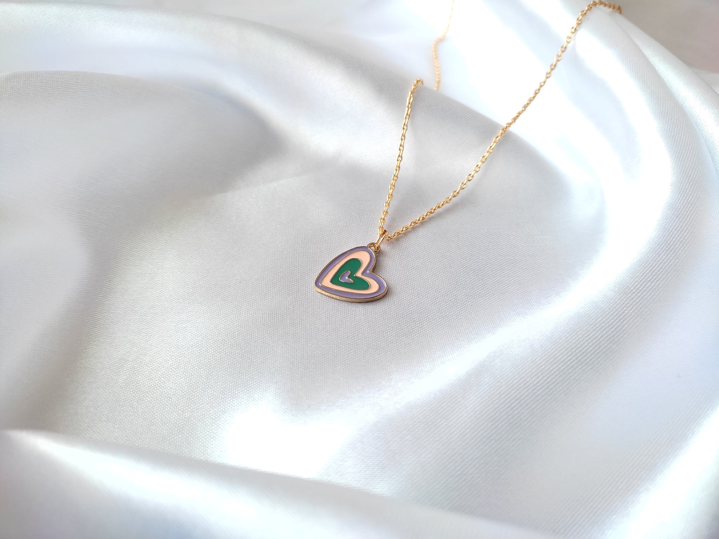 Pretty green purple heart pendant necklace for women and girls