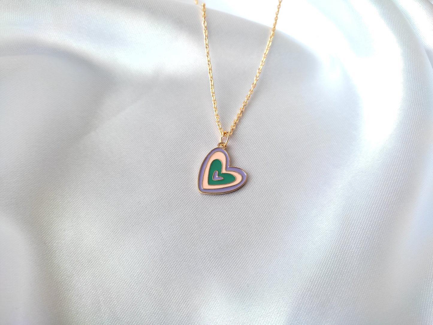 Pretty green purple heart pendant necklace for women and girls
