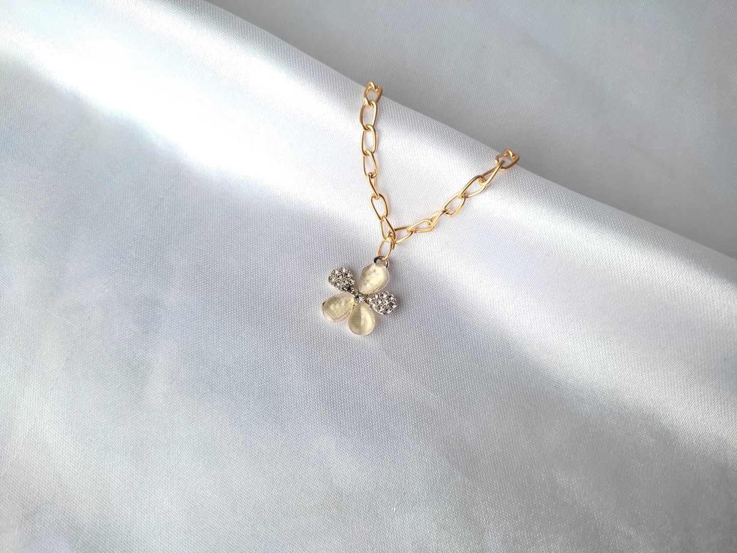 Stylish trendy Gold stoned Flower AD stones charm Korean Chain Bracelet For Women And Girls