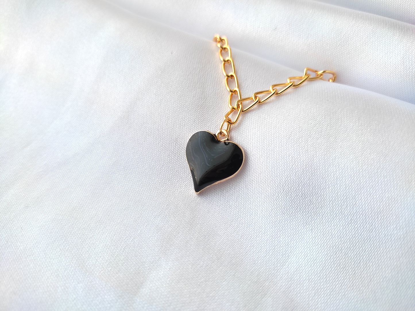 Pretty cute solid heart shaped charm chain bracelet for women and girls