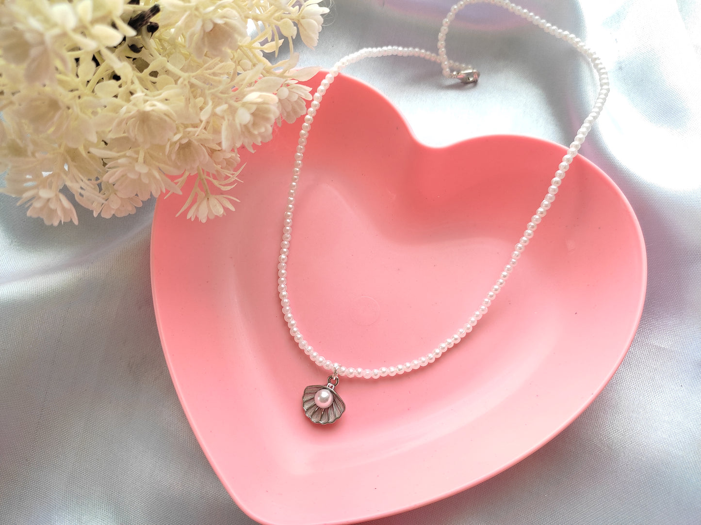 Stylish trendy pretty Silver seap shell pearl white pearl necklace for women and girls