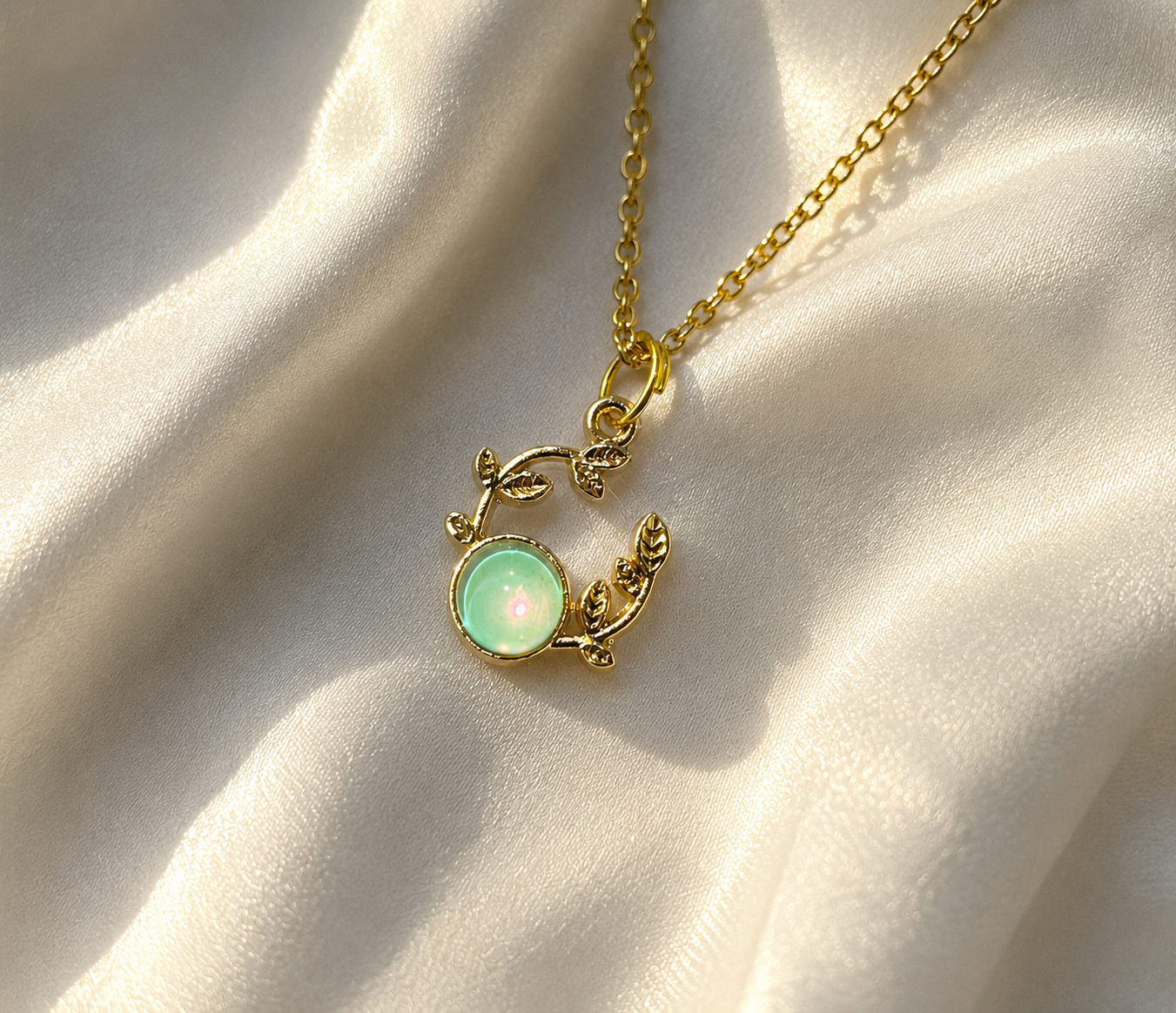 Stylish Trendy Cute Deer Gold Charm Pendant Necklace For Women and Girls