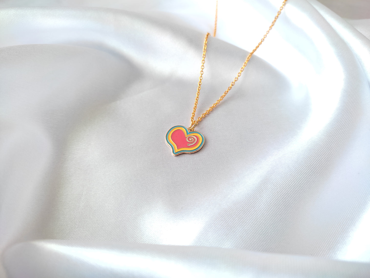 Cute heart pendant necklace for women and girls