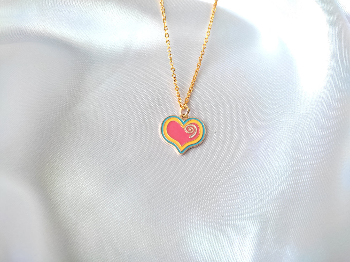 Cute heart pendant necklace for women and girls